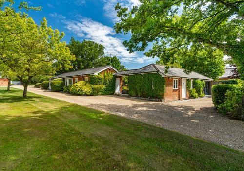 Cadnam Lodge