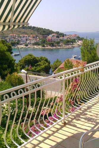 Apartments By The Sea Bilo, Primosten - 4208