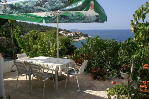 Apartments By The Sea Bilo, Primosten - 4208