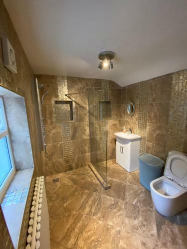 Beautiful 4 Bed House, Stunning Kitchen&en Suite