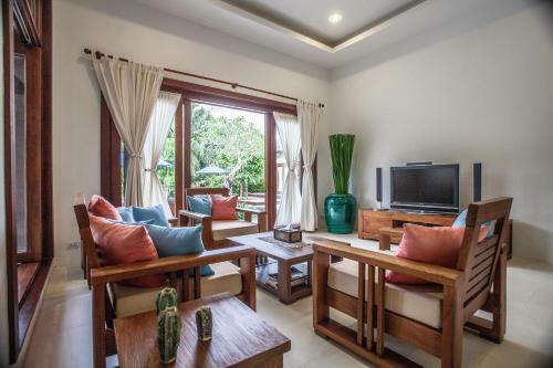Baan Pinya Chic Three Bedroom Pool Villa