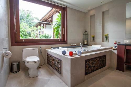 Baan Pinya Chic Three Bedroom Pool Villa