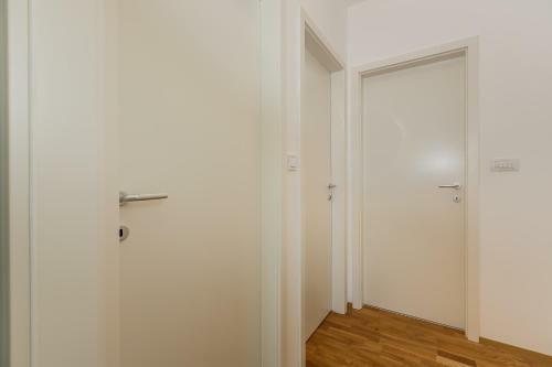 Sky Split Apartment