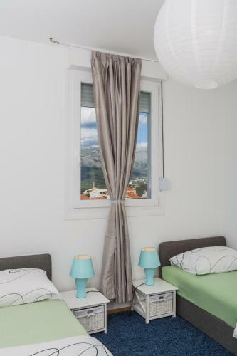 Sky Split Apartment