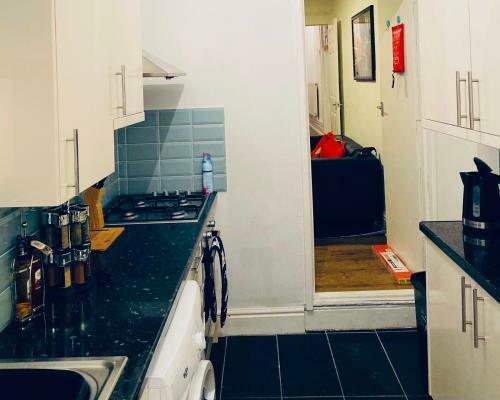 Spacious Four Bedroom Home 3 Bathrooms - Coventry