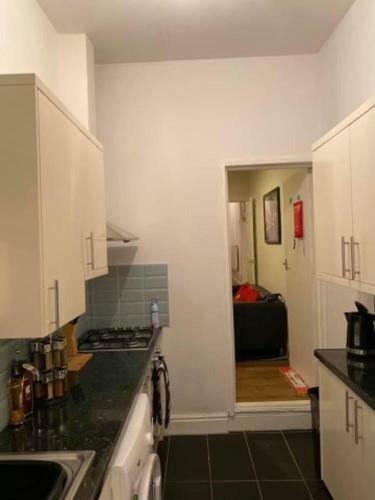 Spacious Four Bedroom Home 3 Bathrooms - Coventry
