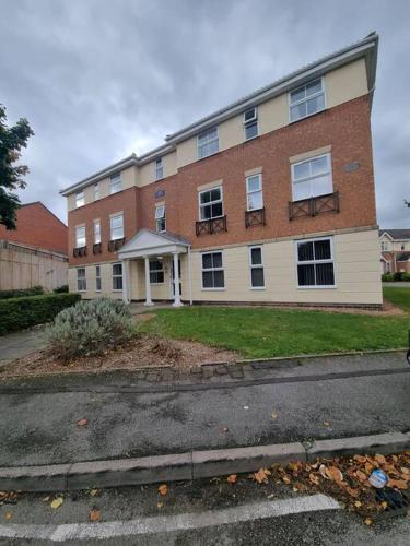 Newly Refurbished 2 Bed, City Centre Apartment.