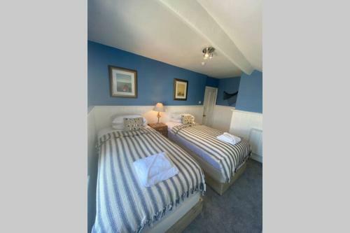 Seagulls Rest Marine Themed Seaview Apartment