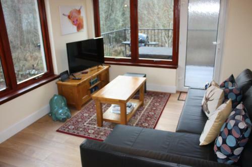 Loch Ness Balcony Apartment