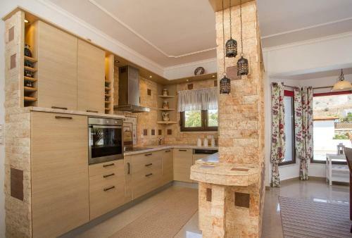 Thymoura Villa