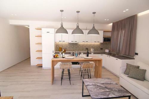 Lambis Villas