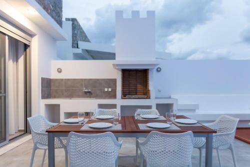 Luxury Sunrise White Villa