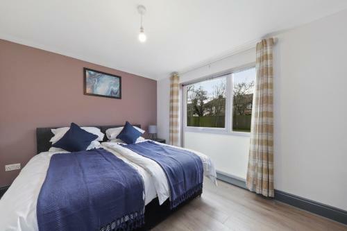 Apartamento The Exquisite Harrow Gem -parking