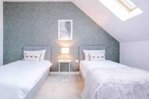 4 Bedroom House Manchester Hosted By Mcr Dens