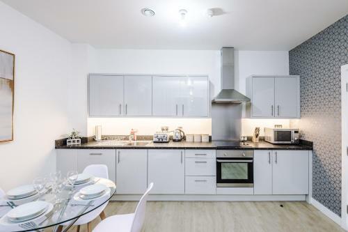 2 Bedroom Apartment Manchester Hosted By Mcr Dens