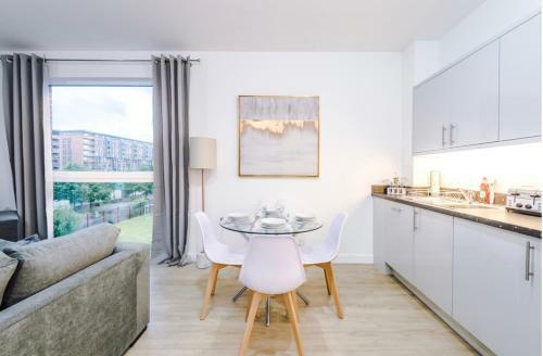 2 Bedroom Apartment Manchester Hosted By Mcr Dens
