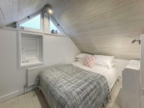 Spinney's Boathouse On The Beach