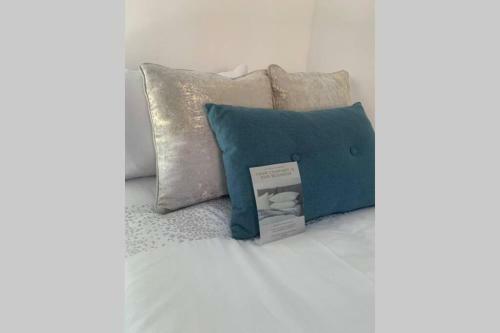 Silver Stag, Large 2 Bedroom Apartment With Designated Parking