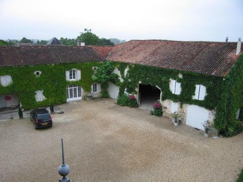 Bed & Breakfast Logis De Guitres - Chambres D'hotes