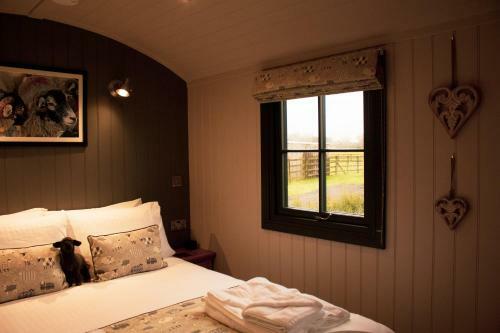 Springwood Shepherd Huts Glamping York