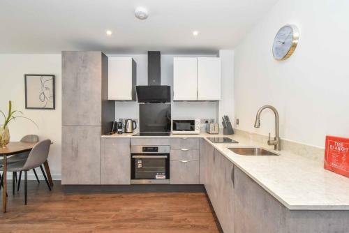 10 Icona A City Centre Apartment