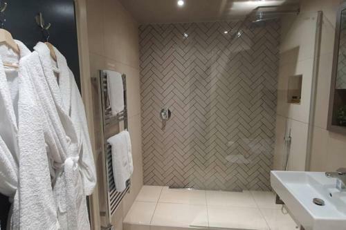Luxury One Bedroom Apartment Within The City Walls