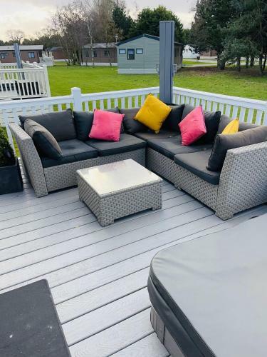 Roseberry Lodge With Hot Tub