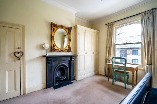 7 St John's Crescent