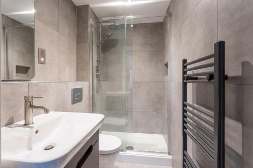 Modern And Stylish 2 Bedroom York Apartment