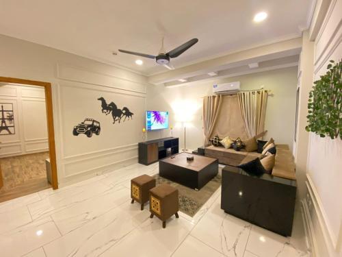 Apartamento Luxurious 1bhk & 2bhk Bahria Heights Apts.