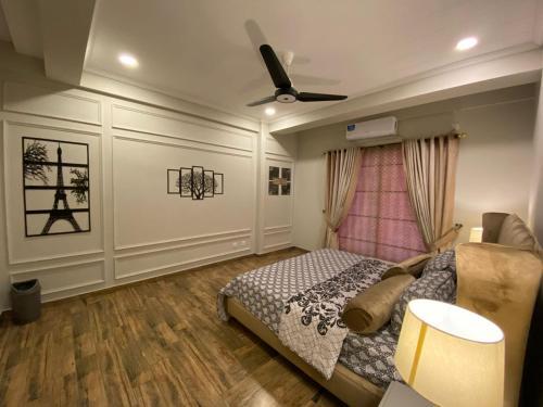 Apartamento Luxurious 1bhk & 2bhk Bahria Heights Apts.