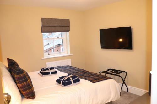 Canal View 2 Bed Picturesque Cottage With Log Fire