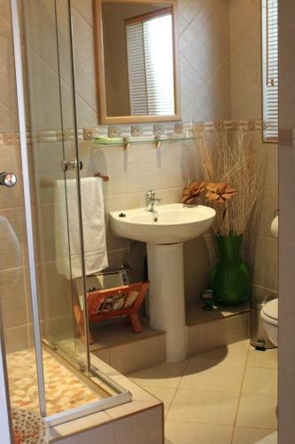 Hostal Birdsong Guest House