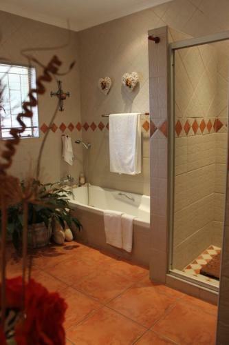 Hostal Birdsong Guest House