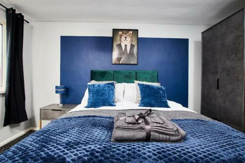 Sleek And Stylish 3 Bed House - Great Location