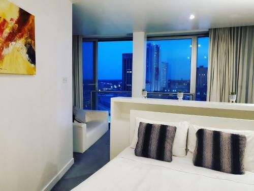 Cityscape Apartment In Birmingham With Self Checkin