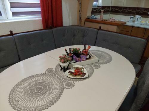 Apartment Em