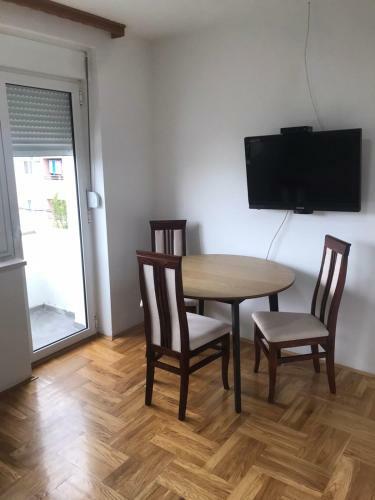 Azra Apartman