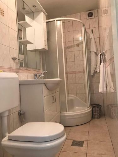 Azra Apartman