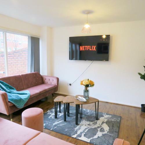 Tudors Esuites Five Ways Private Terrace & Parking