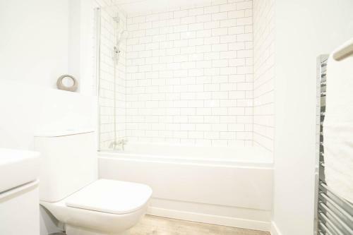 Cosy, New-build Apartment With Netflix