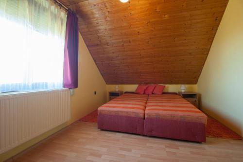 Apartment In Balatonkeresztur 36546
