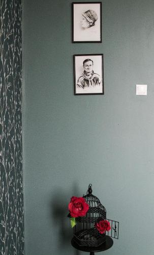 Classy Green Old Town Apartment