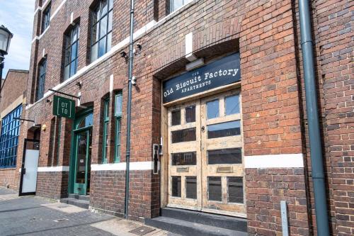The Biscuit Factory - Flat 1