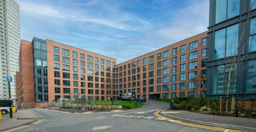 Central Birmingham Contemporary 2 Bed Apartment