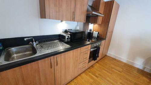 Modern Arcadian Centre Apartment 2 Bed / Balcony
