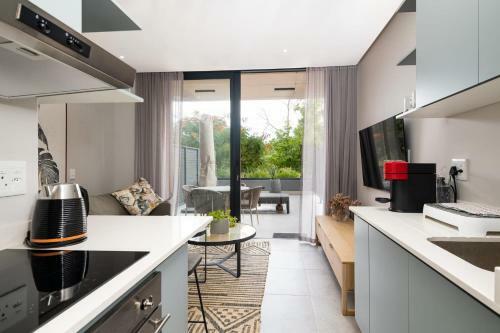 2six2 Florida Road Luxury Apartment