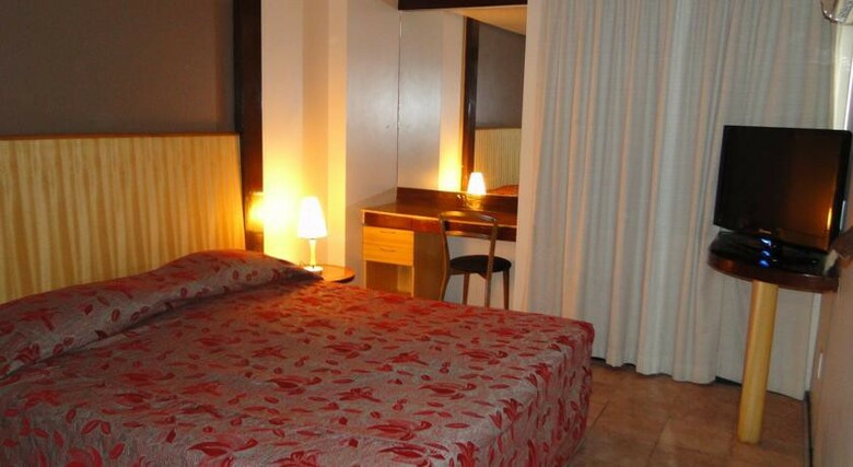 Hotel Plaza Praia Suites