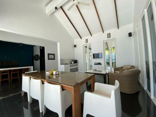 Villa The Beach House