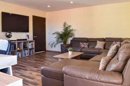 Modern&private, Best Sunset Views 3 Storey House ?